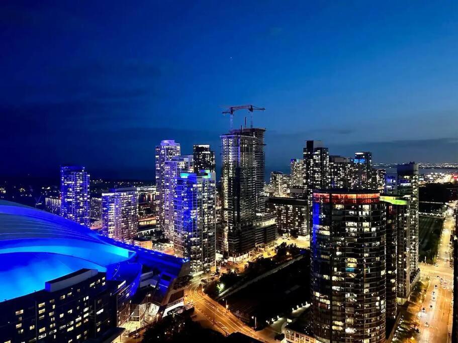 Cn Lovers Toronto Bagian luar foto