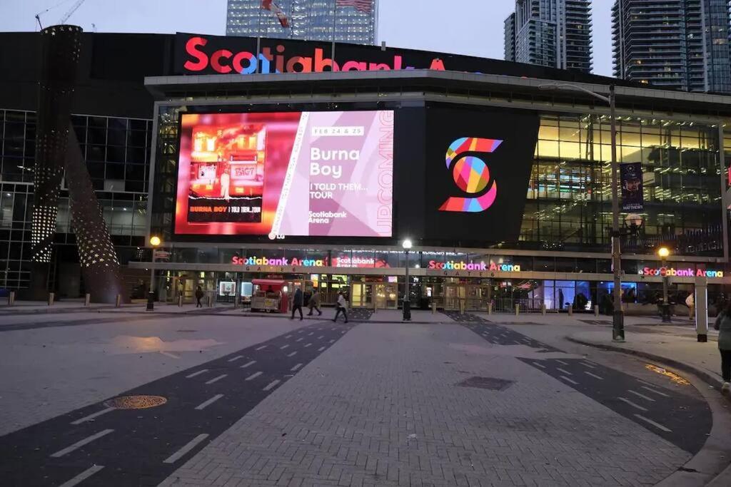 Cn Lovers Toronto Bagian luar foto