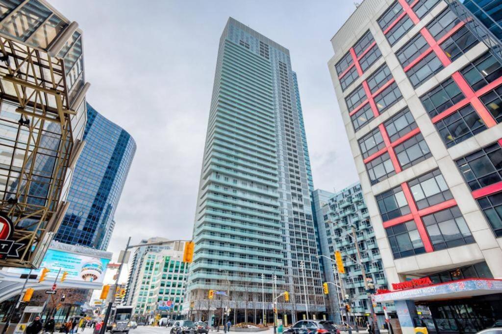 Cn Lovers Toronto Bagian luar foto