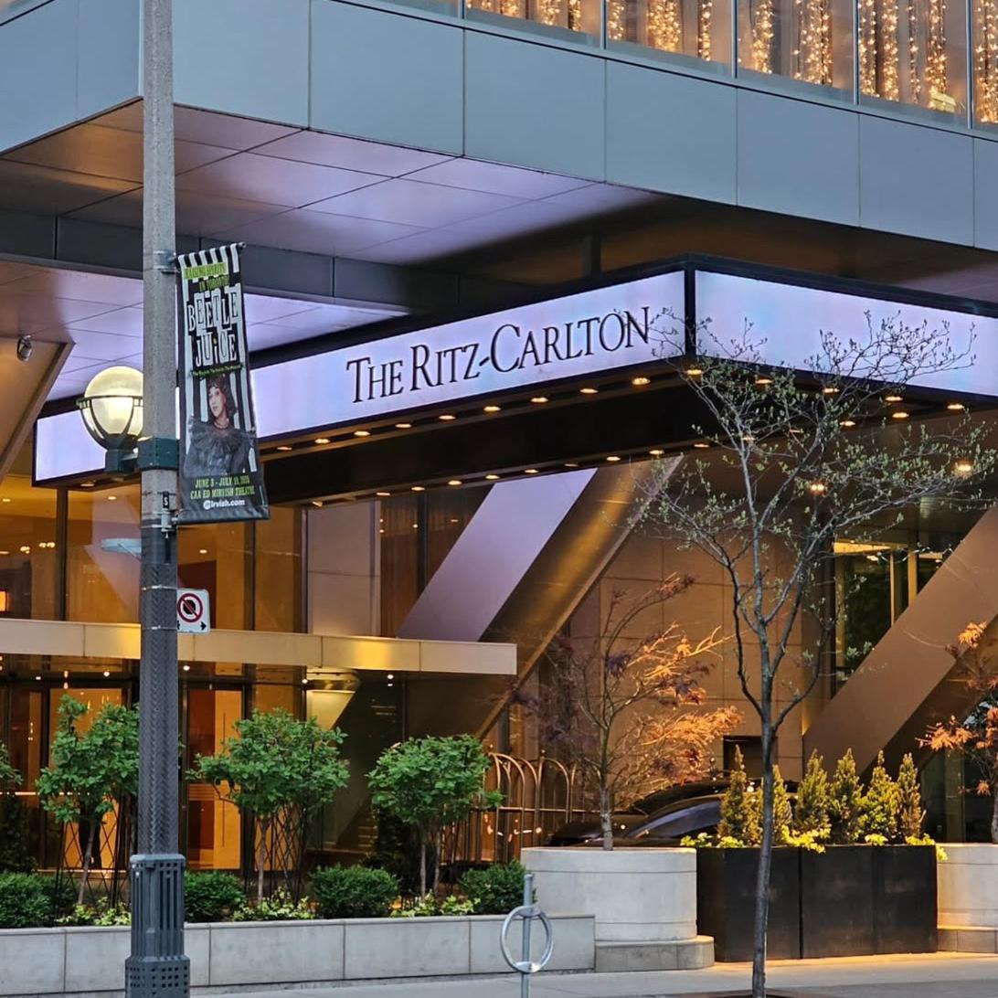 Cn Lovers Toronto Bagian luar foto